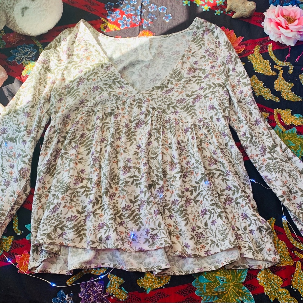 Sadie and Sage V-Neck Floral Blouse